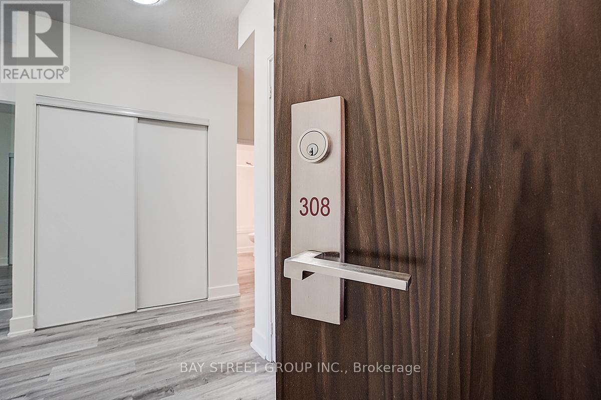 #308 88 SHEPPARD AVENUE E - 6