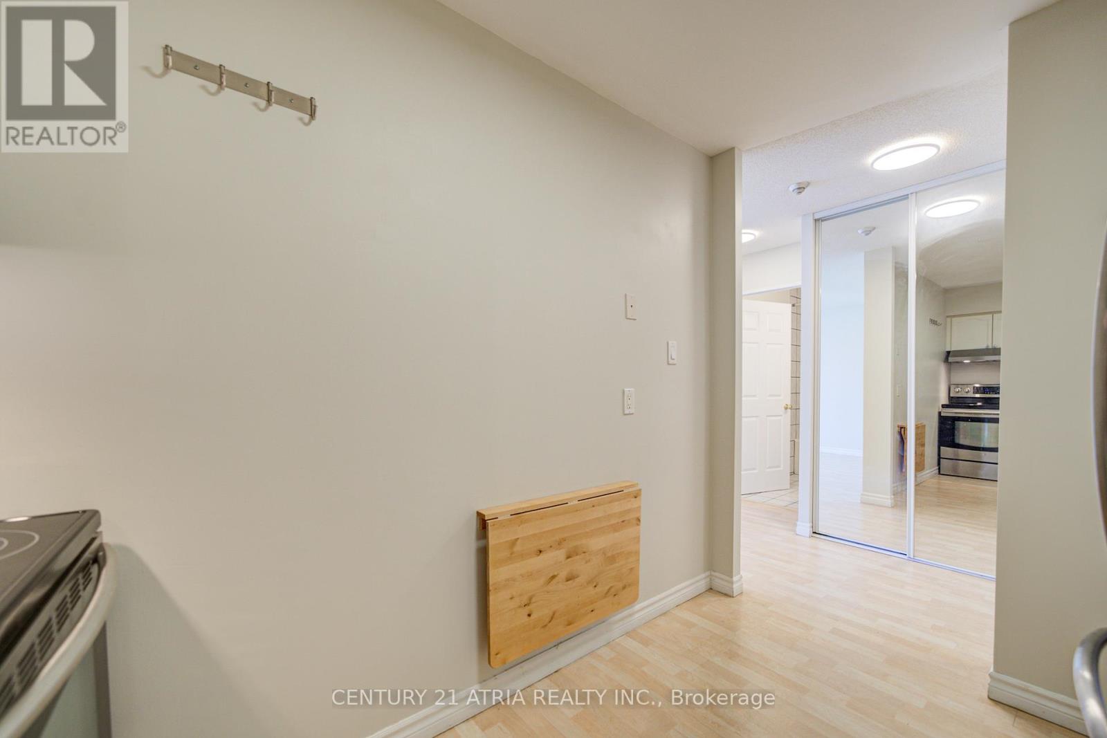 #310 897 SHEPPARD AVENUE - 11