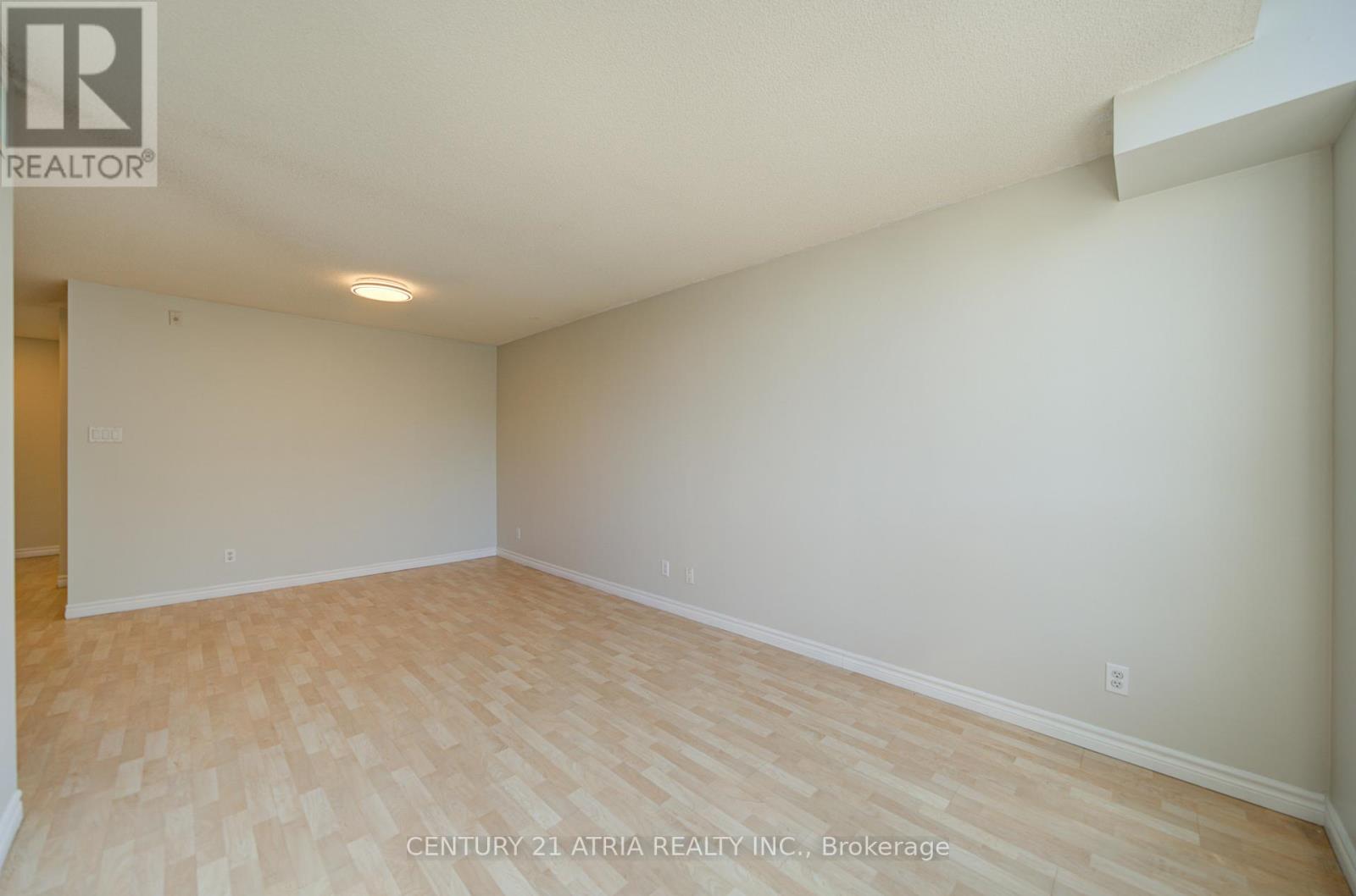 #310 897 SHEPPARD AVENUE - 17
