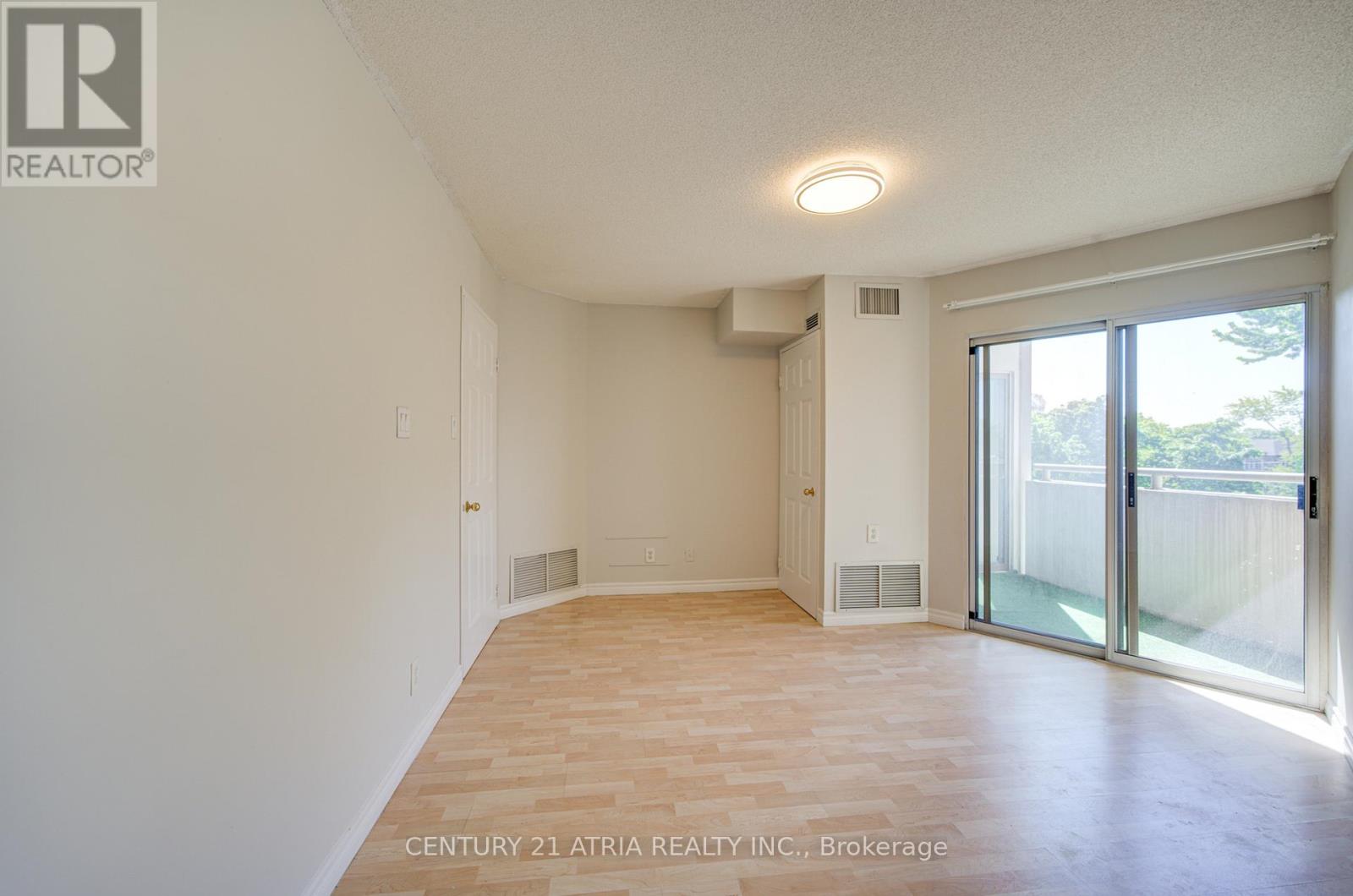 #310 897 SHEPPARD AVENUE - 22