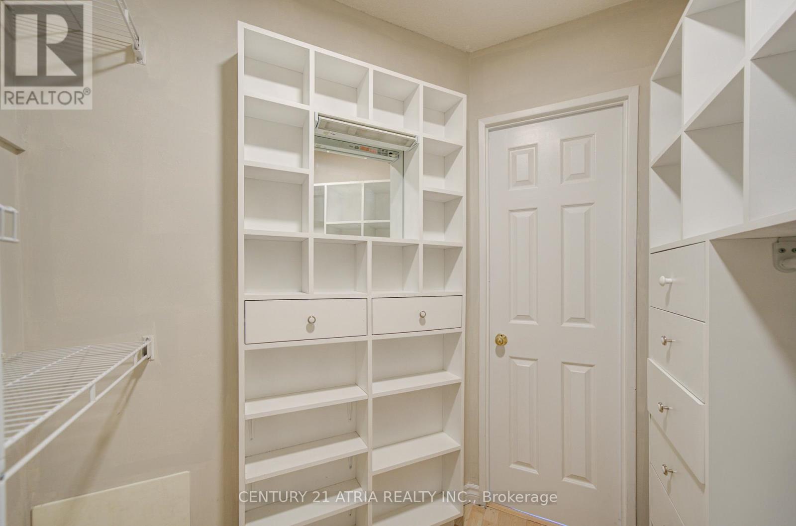 #310 897 SHEPPARD AVENUE - 25