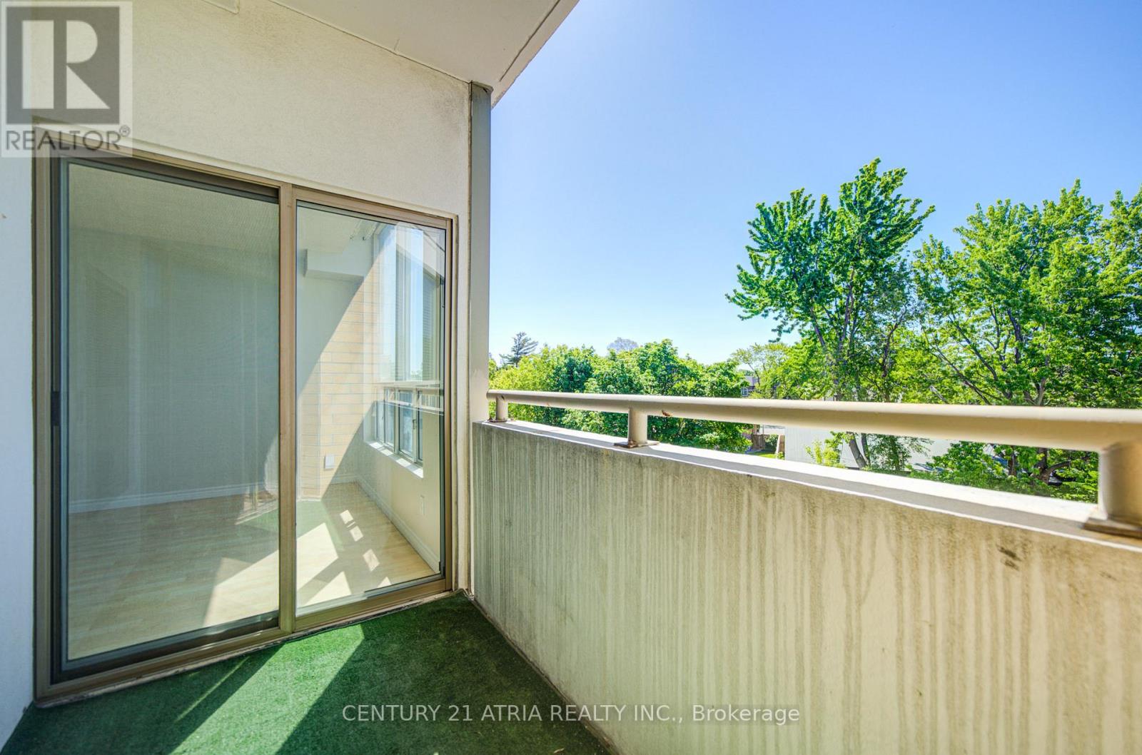 #310 897 SHEPPARD AVENUE - 27