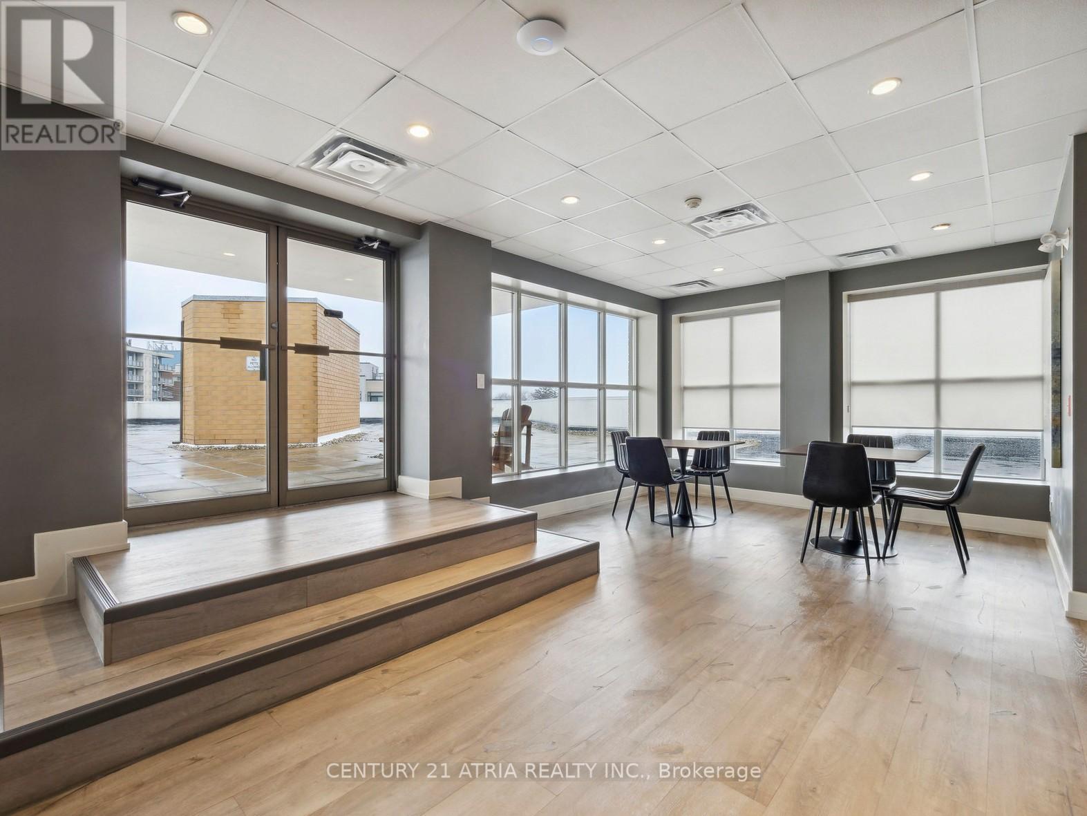 #310 897 SHEPPARD AVENUE - 30