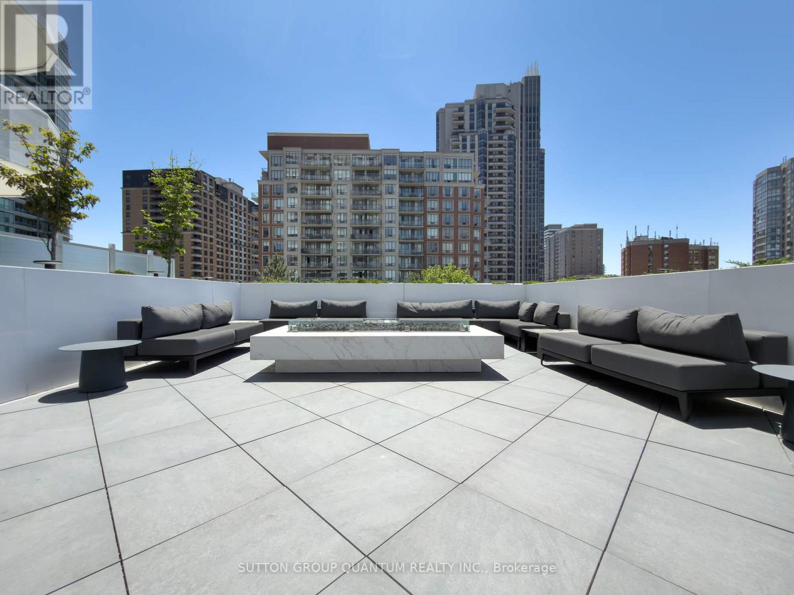 #316 15 HOLMES AVENUE - 30