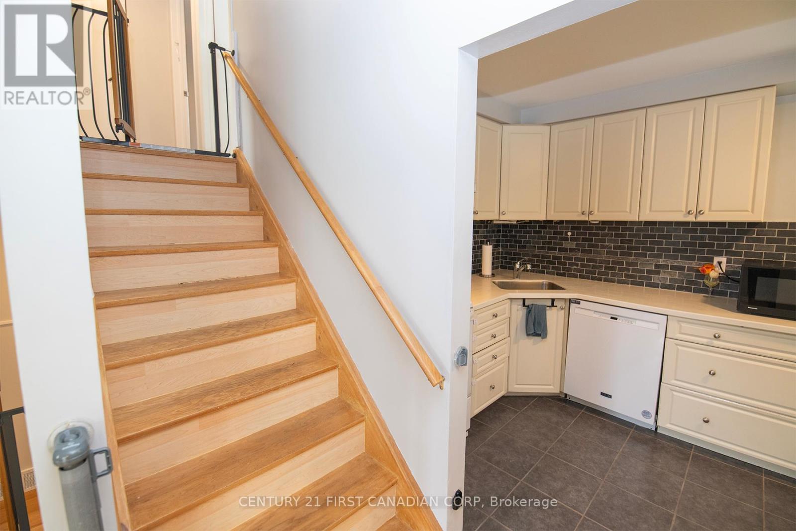 808 DULANEY DRIVE - 13