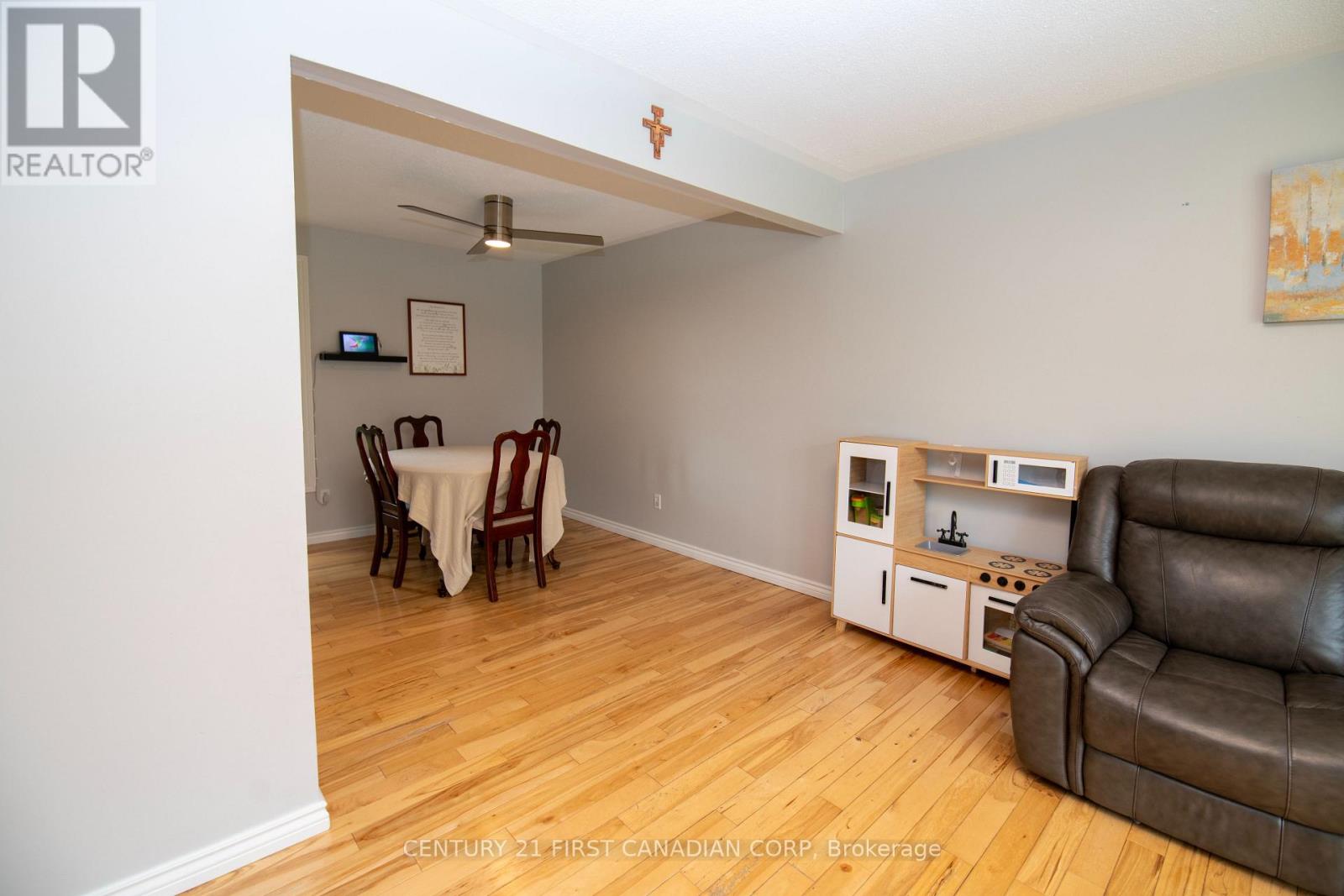 808 DULANEY DRIVE - 6