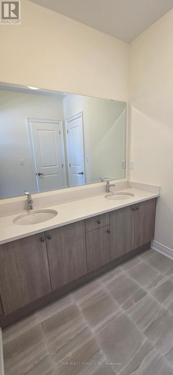 21 LORRAIN HAND CRESCENT - 19
