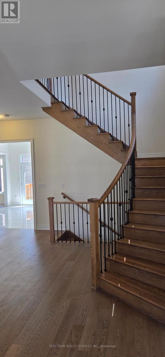 21 LORRAIN HAND CRESCENT - 2