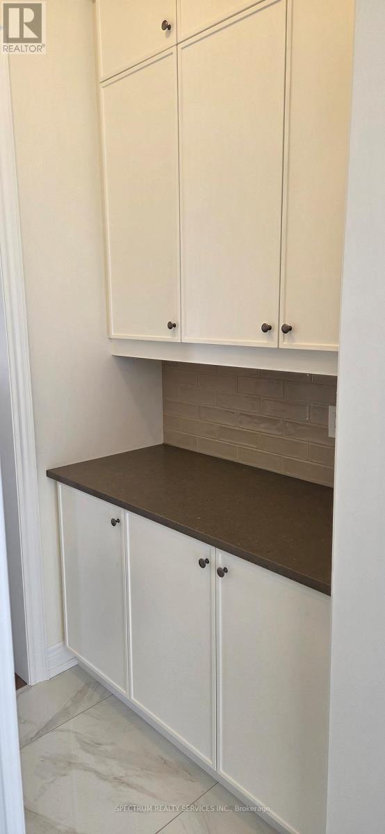 21 LORRAIN HAND CRESCENT - 8