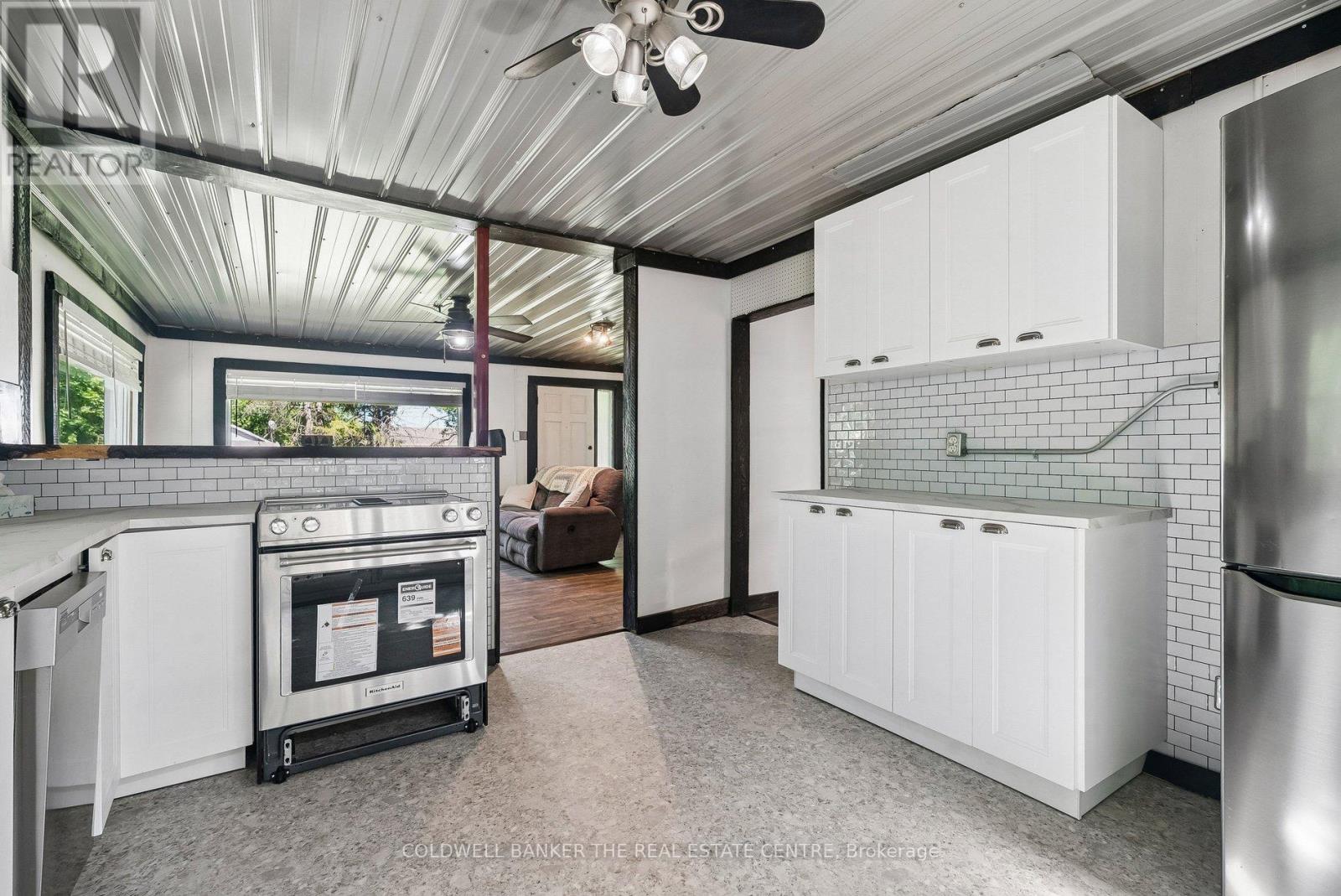 972 GILMORE AVENUE - 10