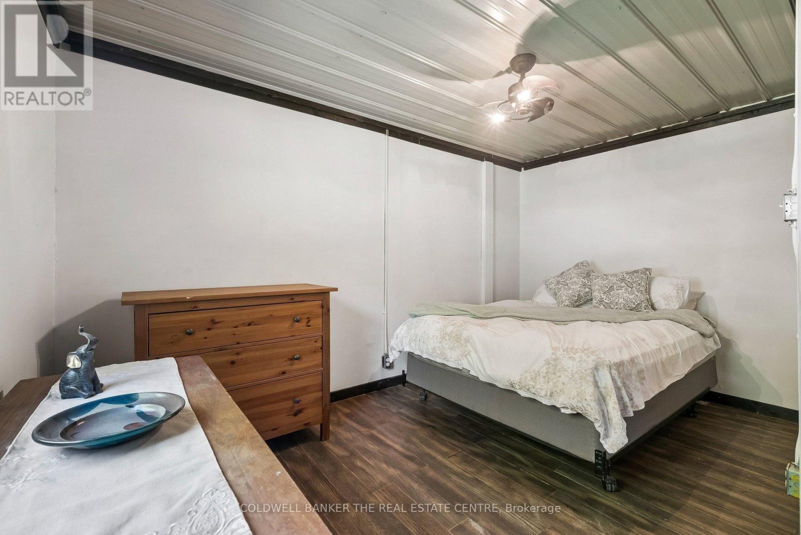 972 GILMORE AVENUE - 16