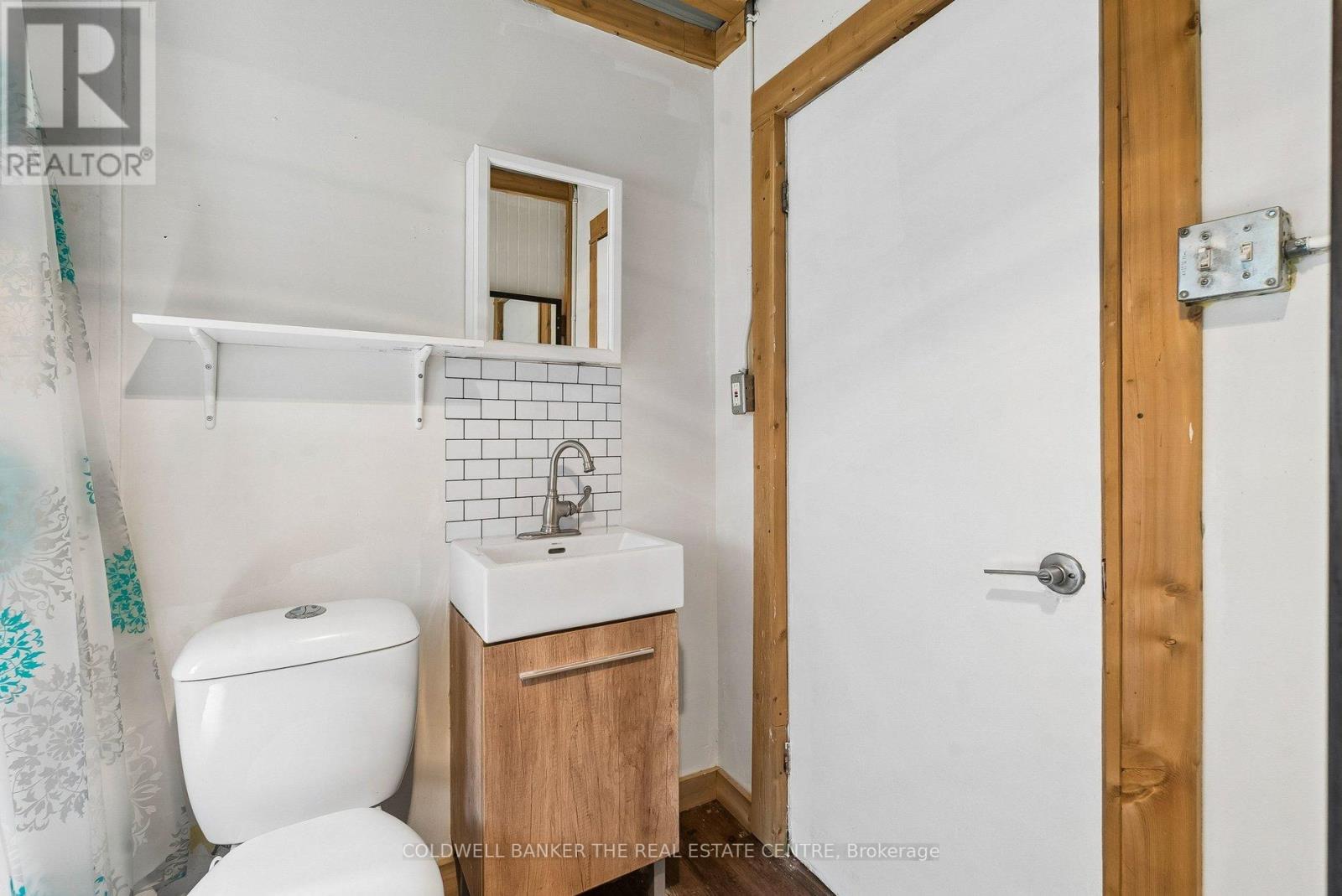 972 GILMORE AVENUE - 20