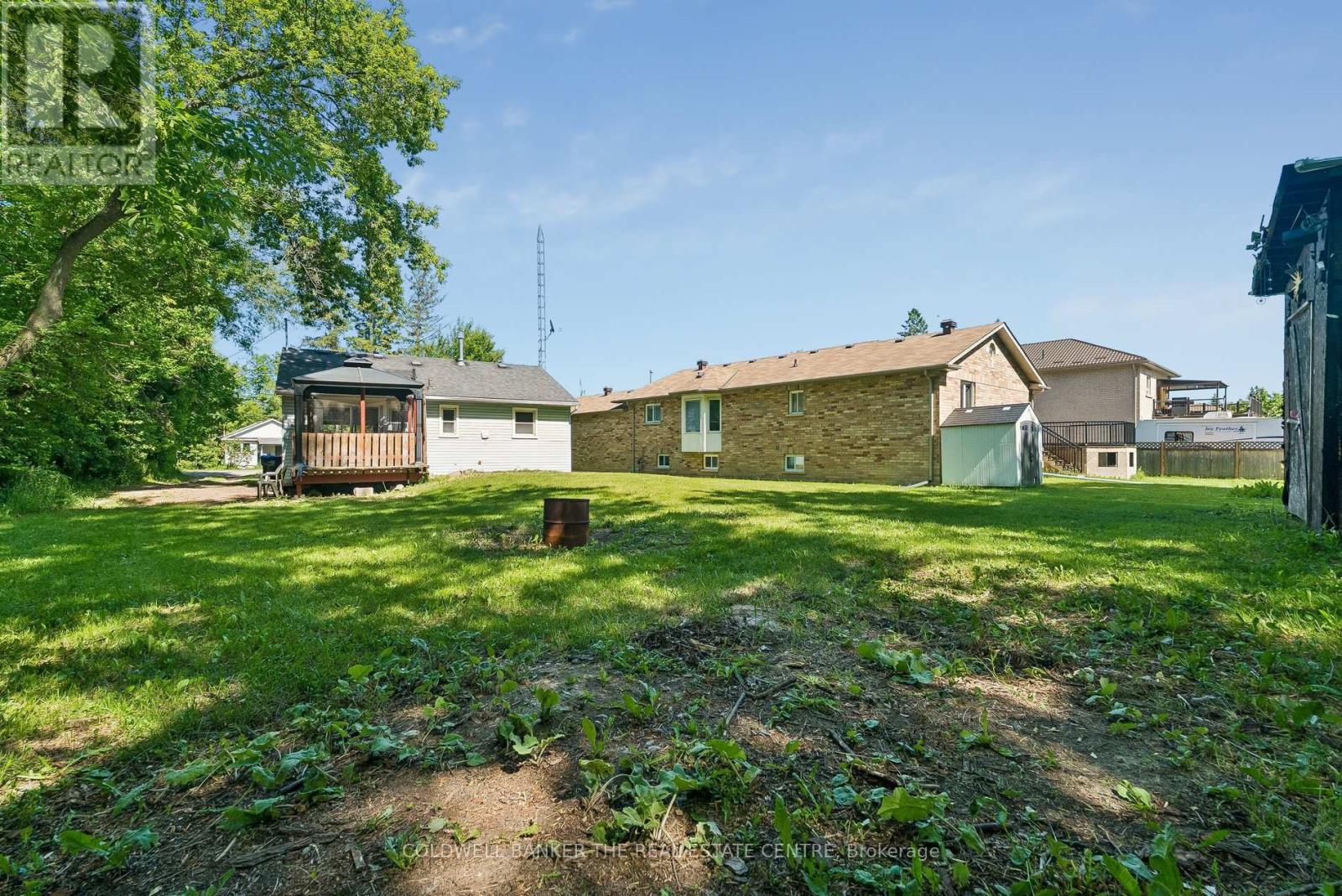 972 GILMORE AVENUE - 26