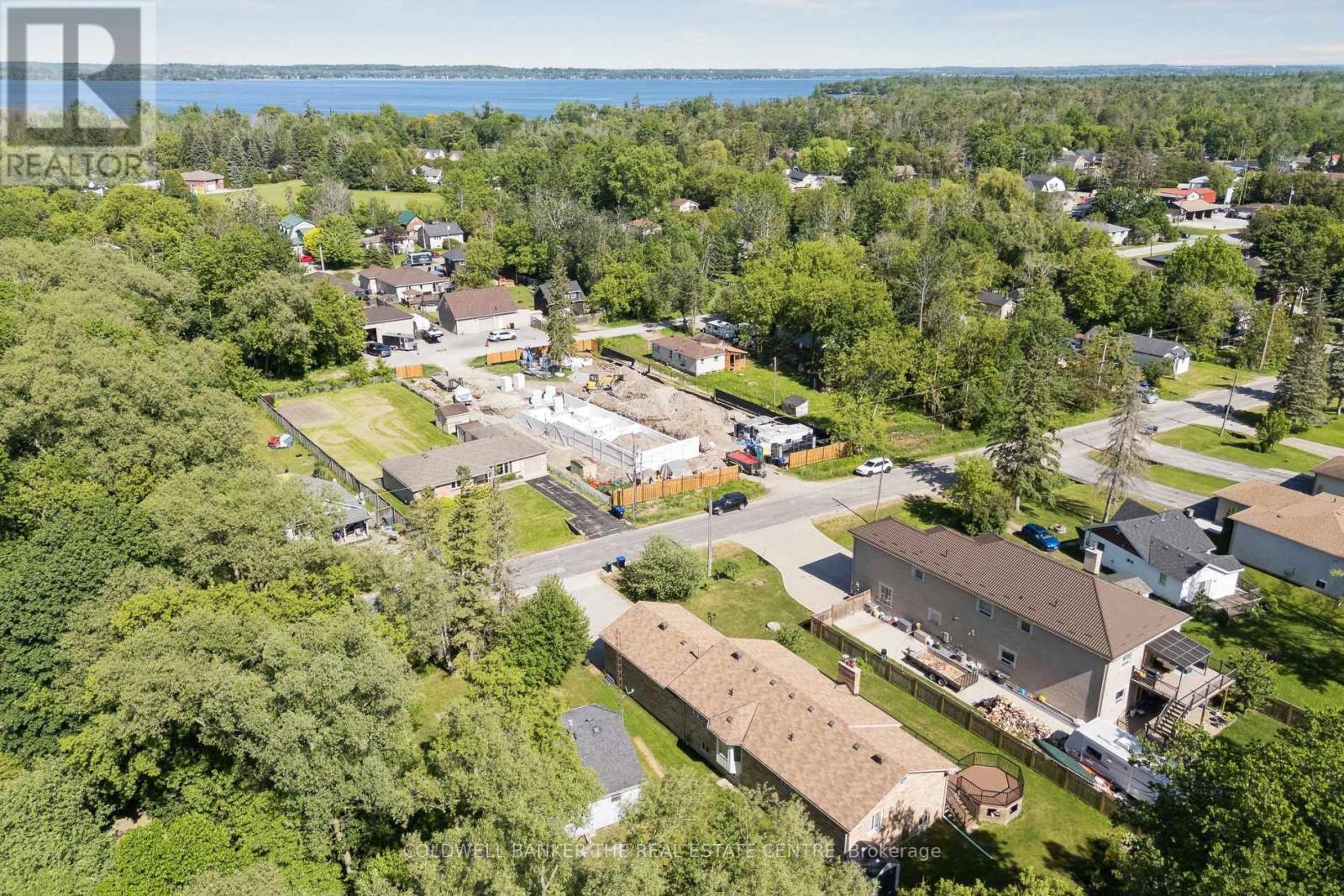 972 GILMORE AVENUE - 32