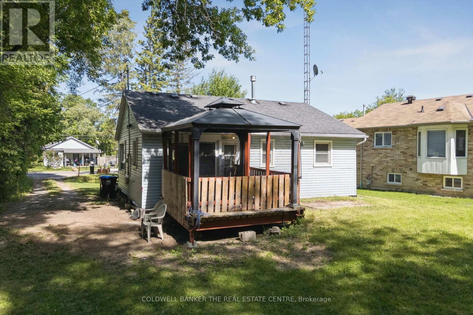 972 GILMORE AVENUE - 4