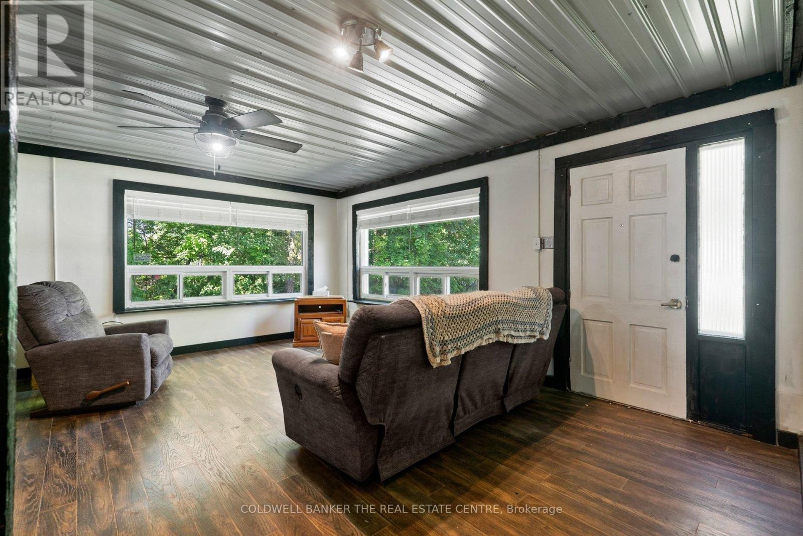972 GILMORE AVENUE - 5