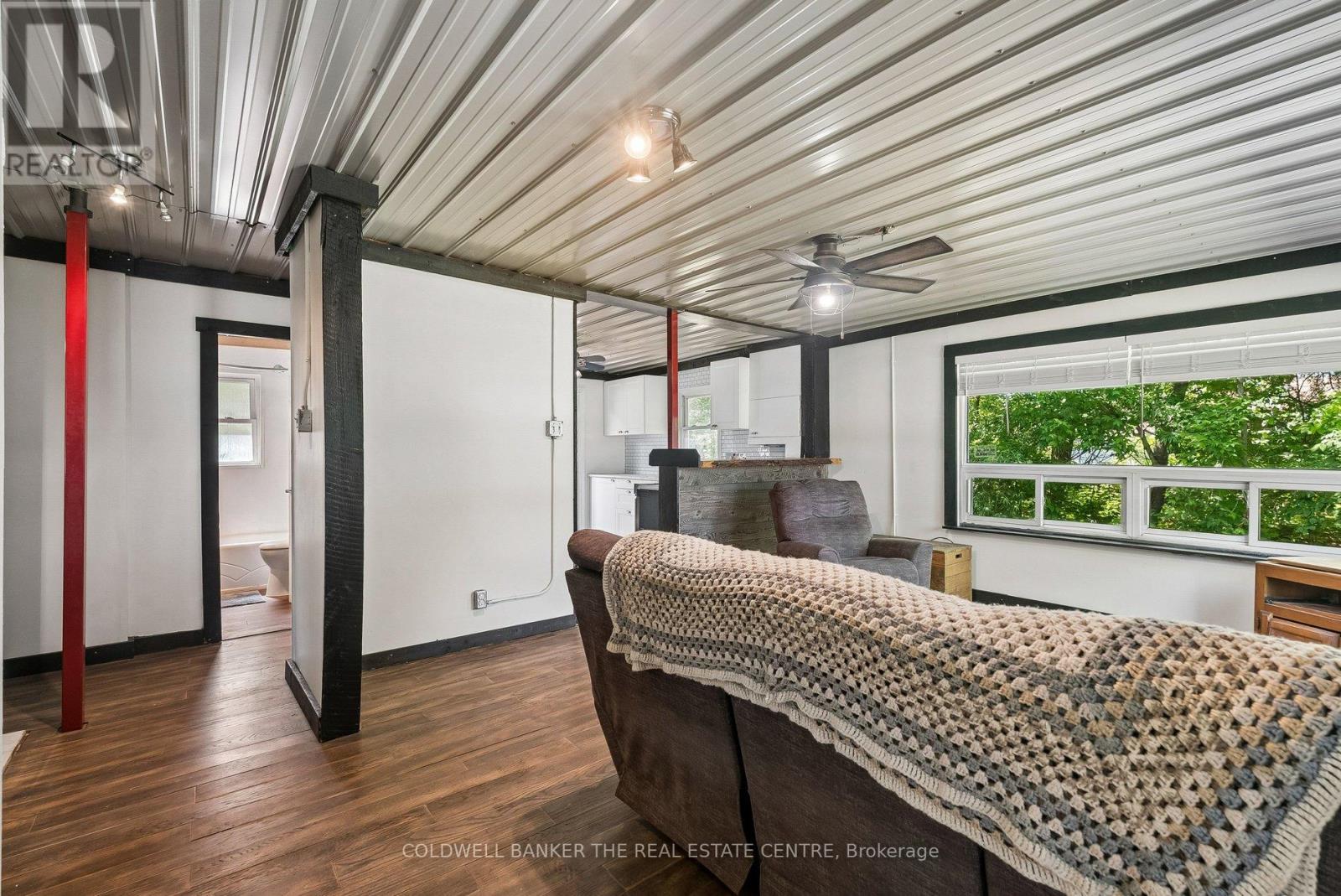 972 GILMORE AVENUE - 6