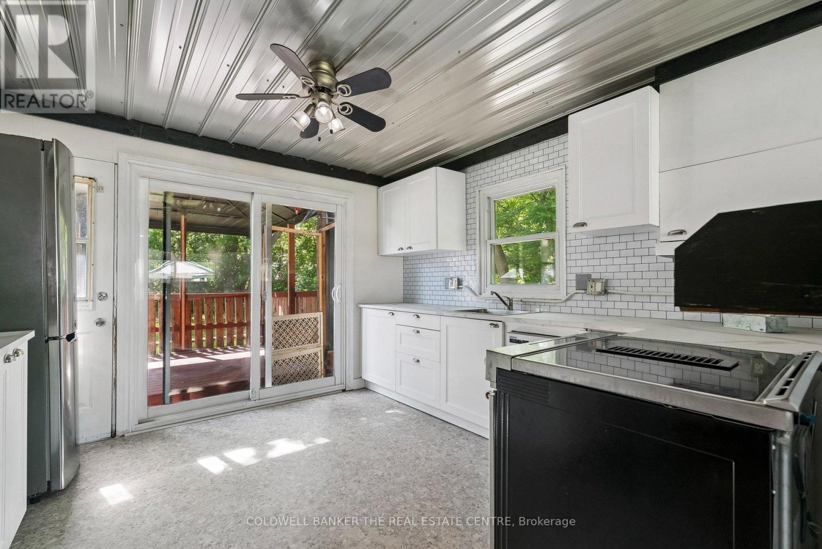 972 GILMORE AVENUE - 9