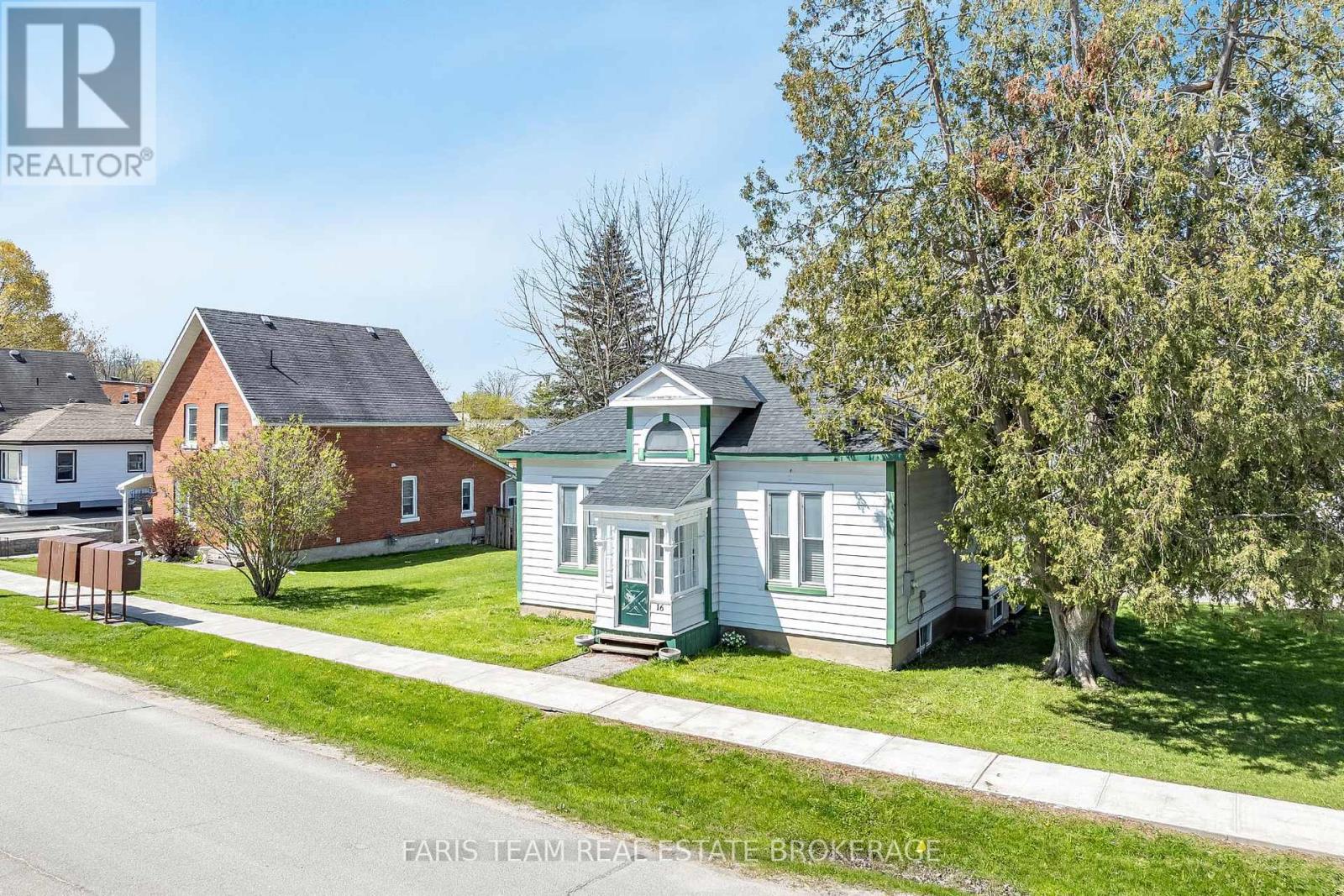 16 PEEL STREET - 2