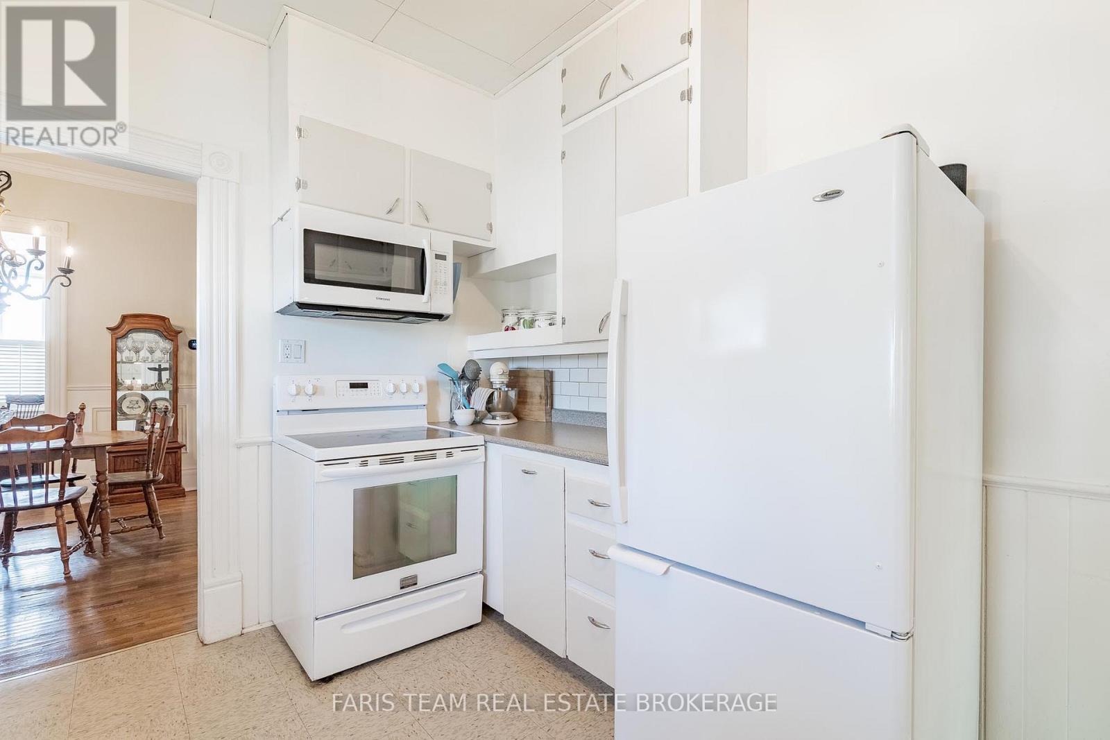 16 PEEL STREET - 9