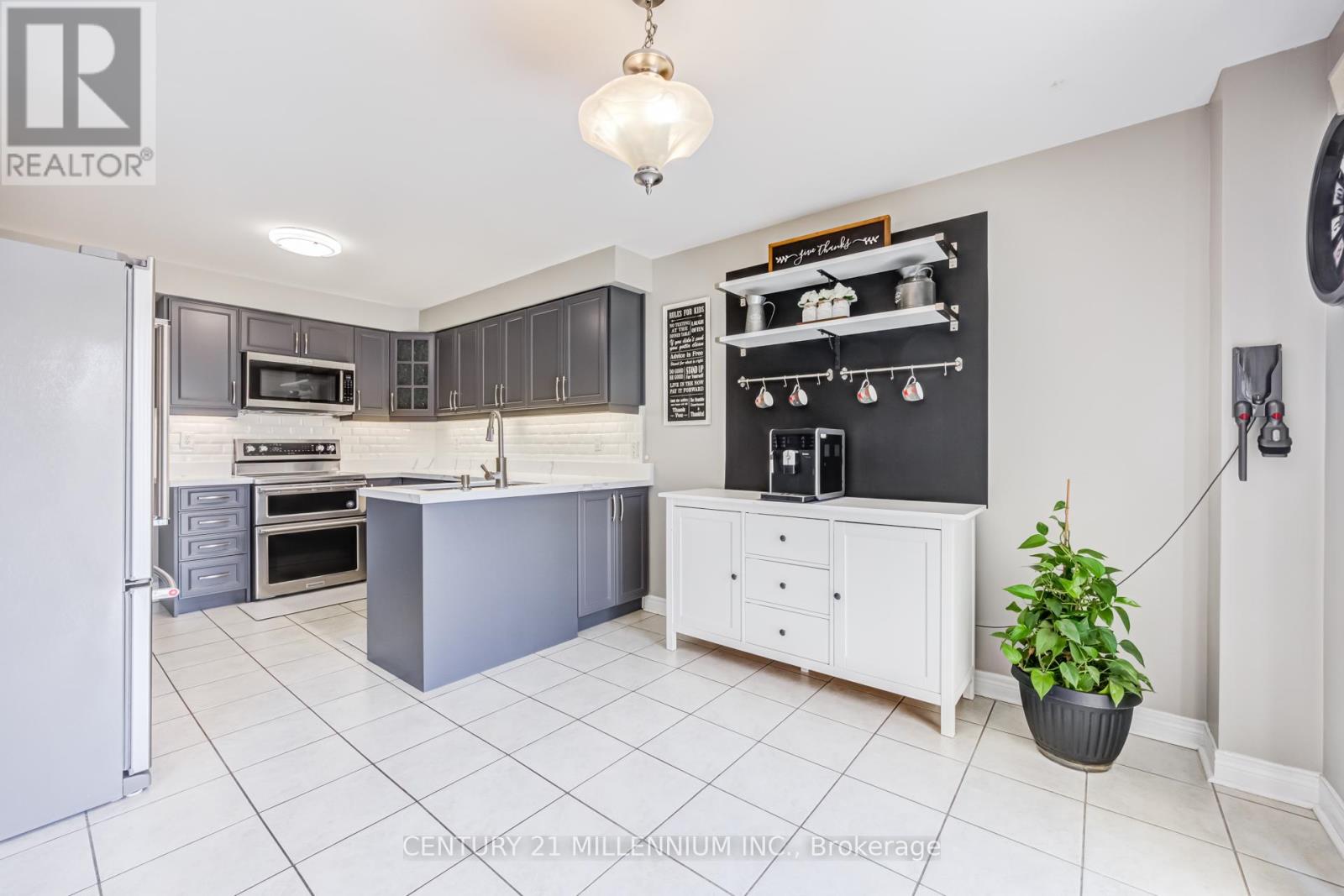 7 BRAMOAK CRESCENT - 10