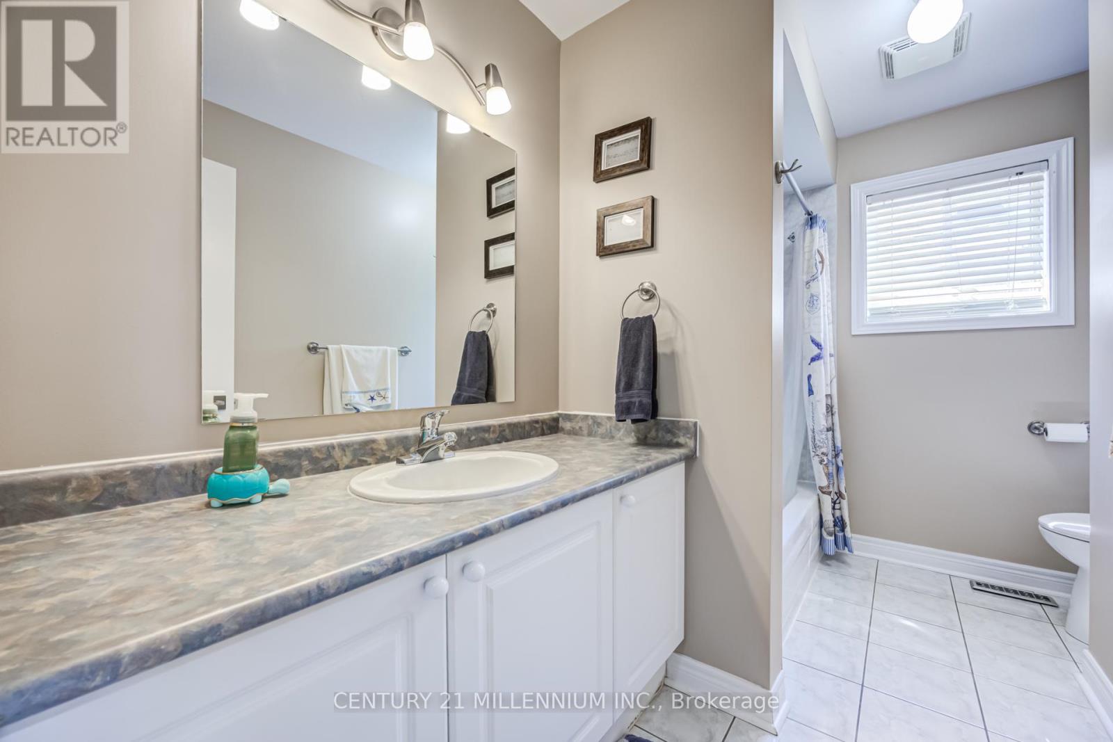 7 BRAMOAK CRESCENT - 22