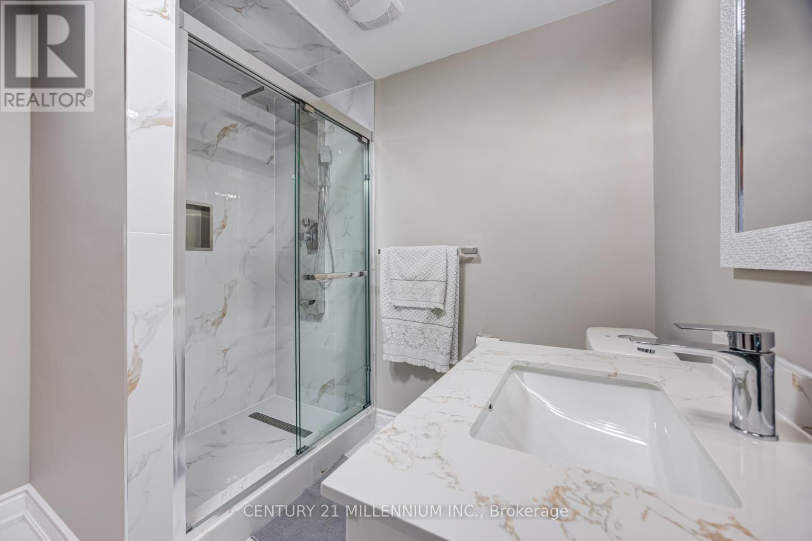 7 BRAMOAK CRESCENT - 28