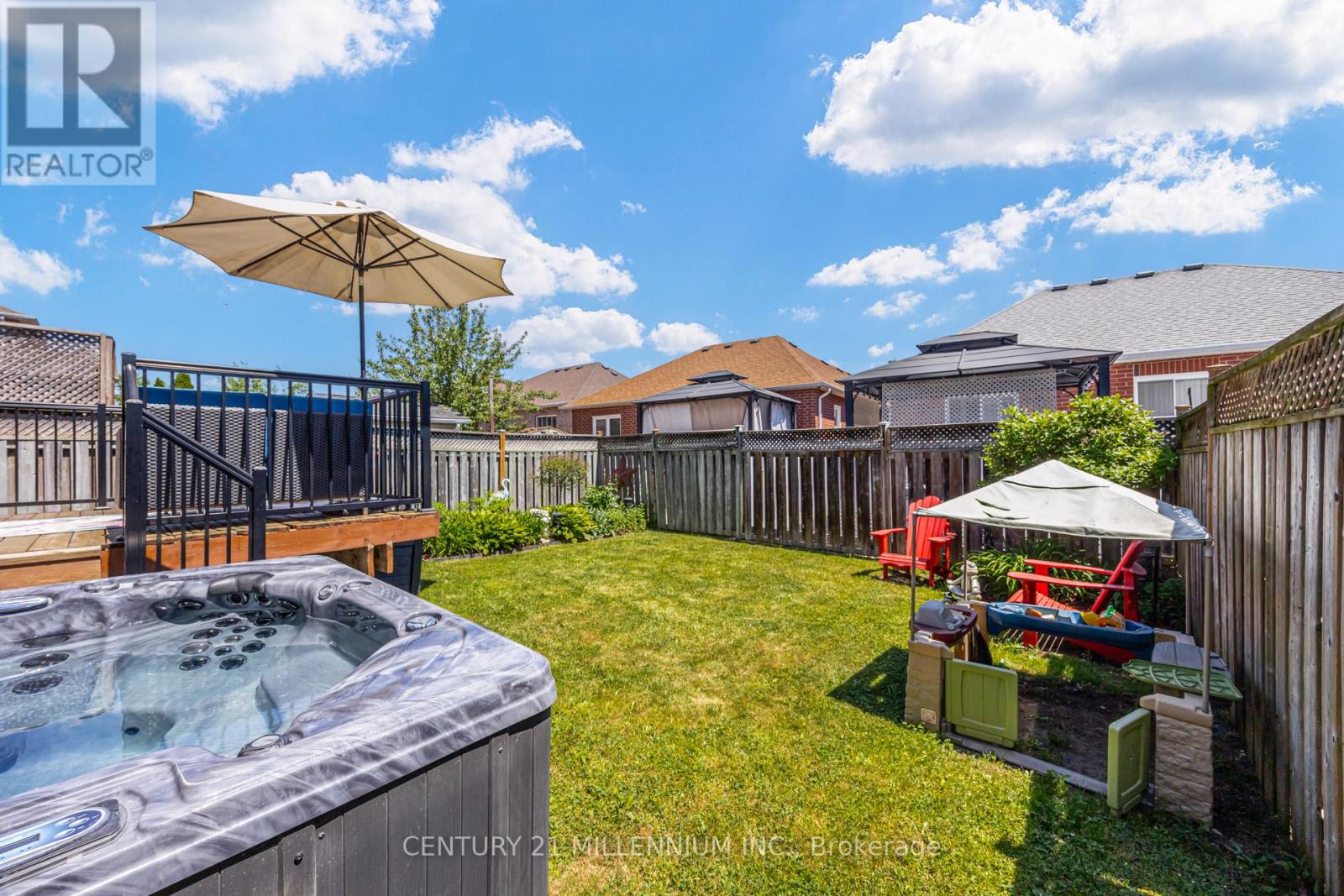 7 BRAMOAK CRESCENT - 36