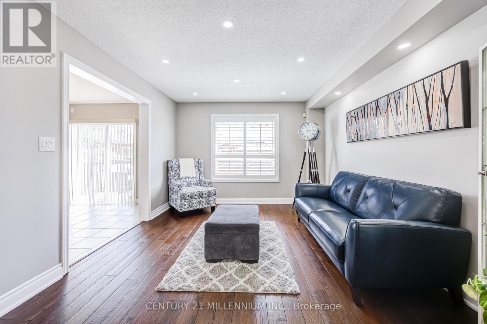 7 BRAMOAK CRESCENT - 7