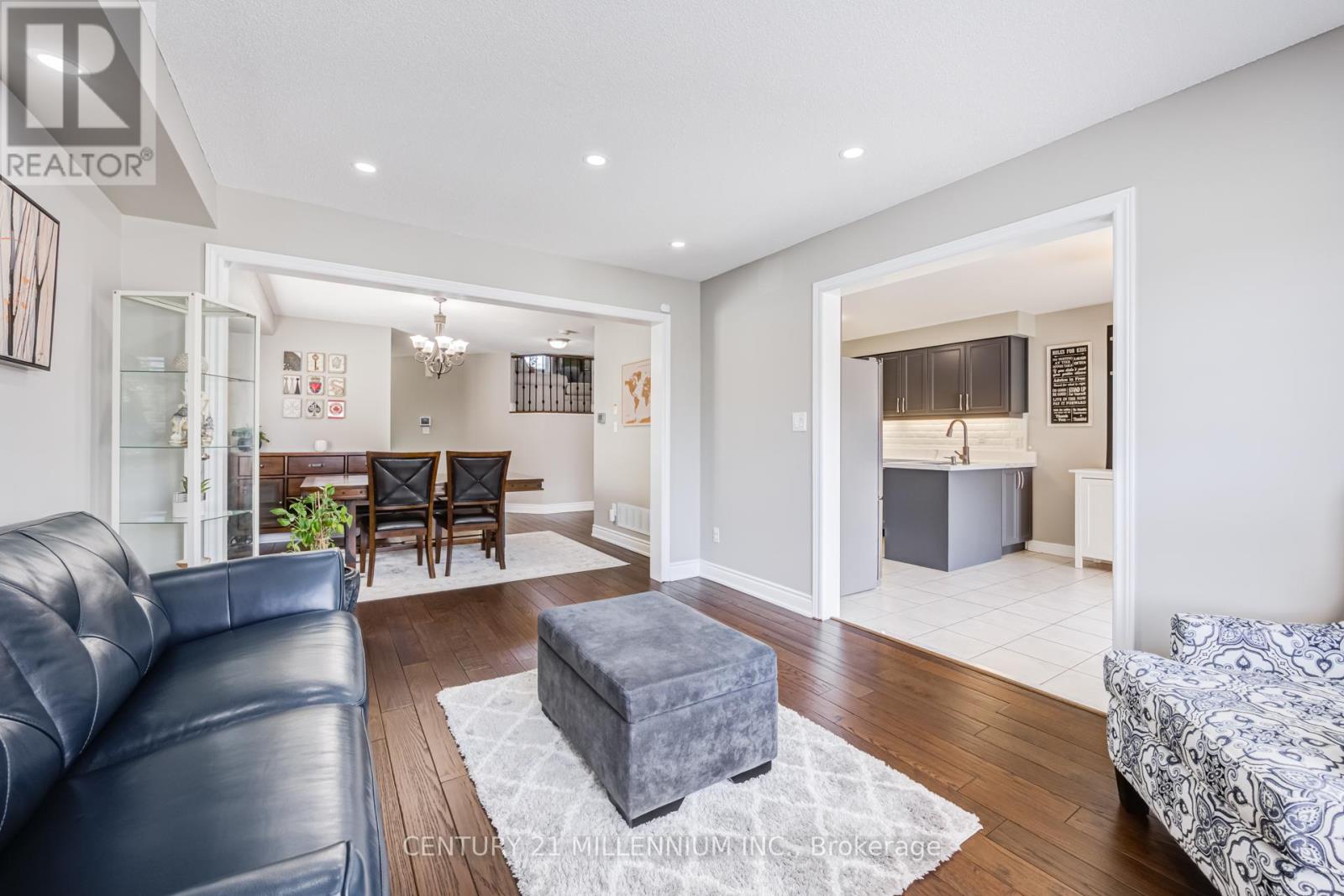 7 BRAMOAK CRESCENT - 9