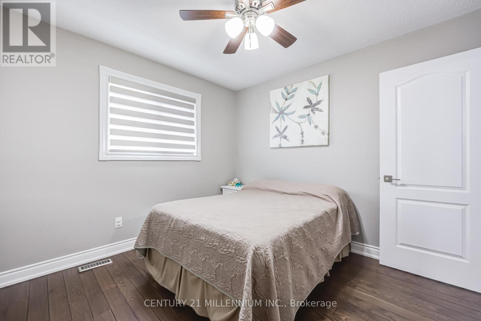 7 BRAMOAK CRESCENT - 23