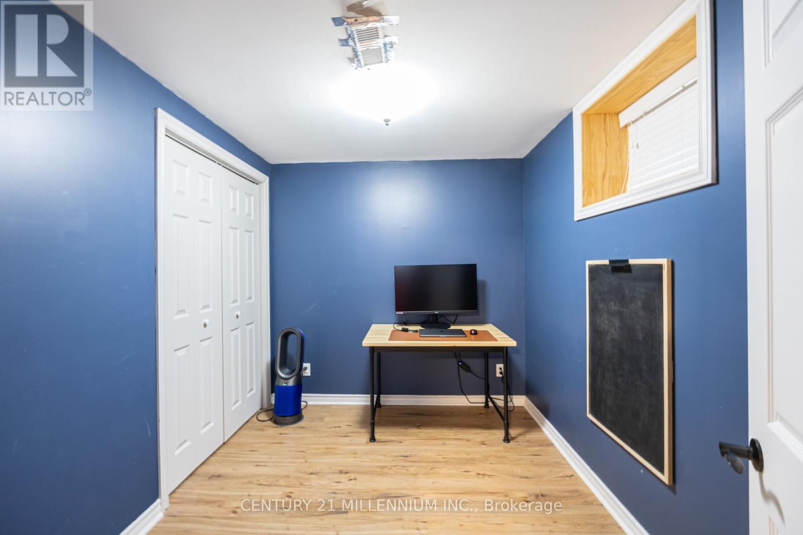 7 BRAMOAK CRESCENT - 31