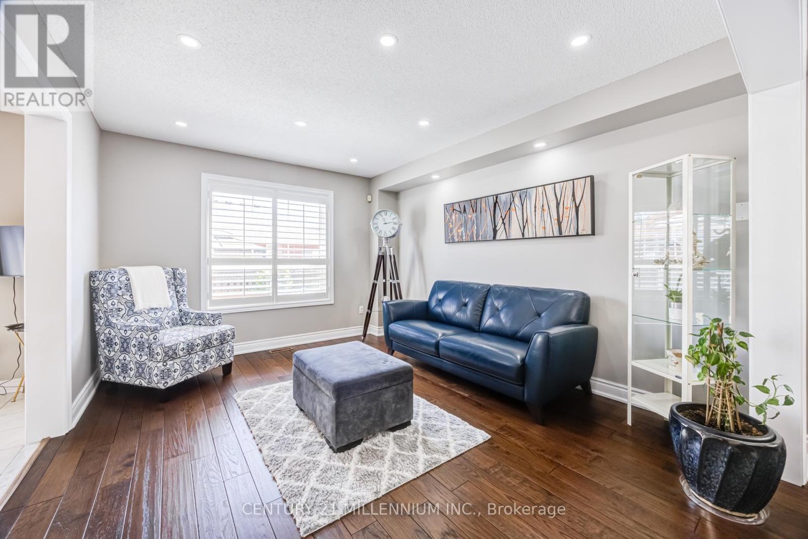 7 BRAMOAK CRESCENT - 8