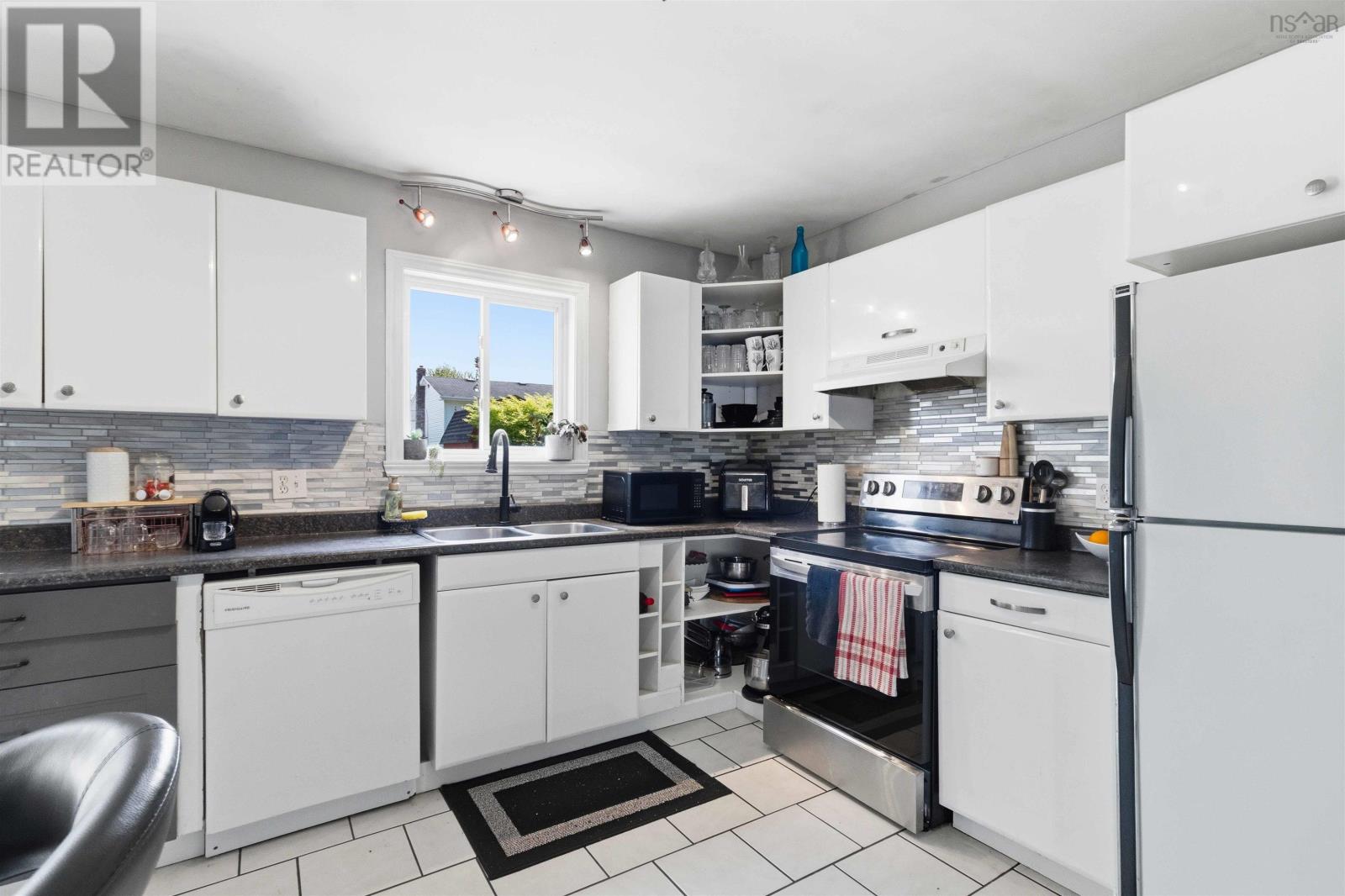 Property 18 of 50 of 39 Pondicherry Crescent