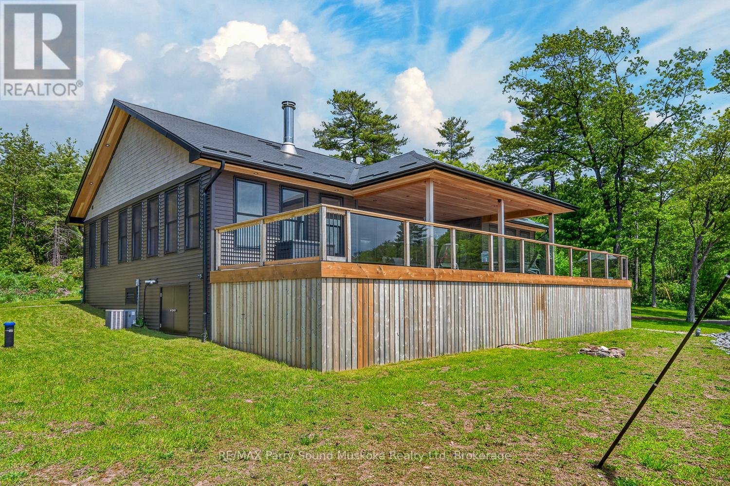 32 A11 ISLAND - 5