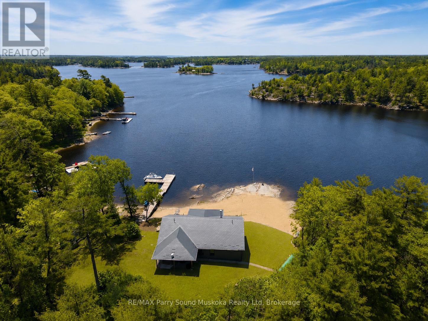 32 A11 ISLAND - 6