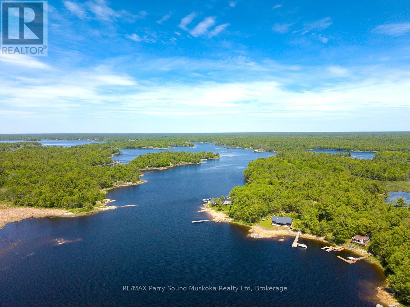 32 A11 ISLAND - 15
