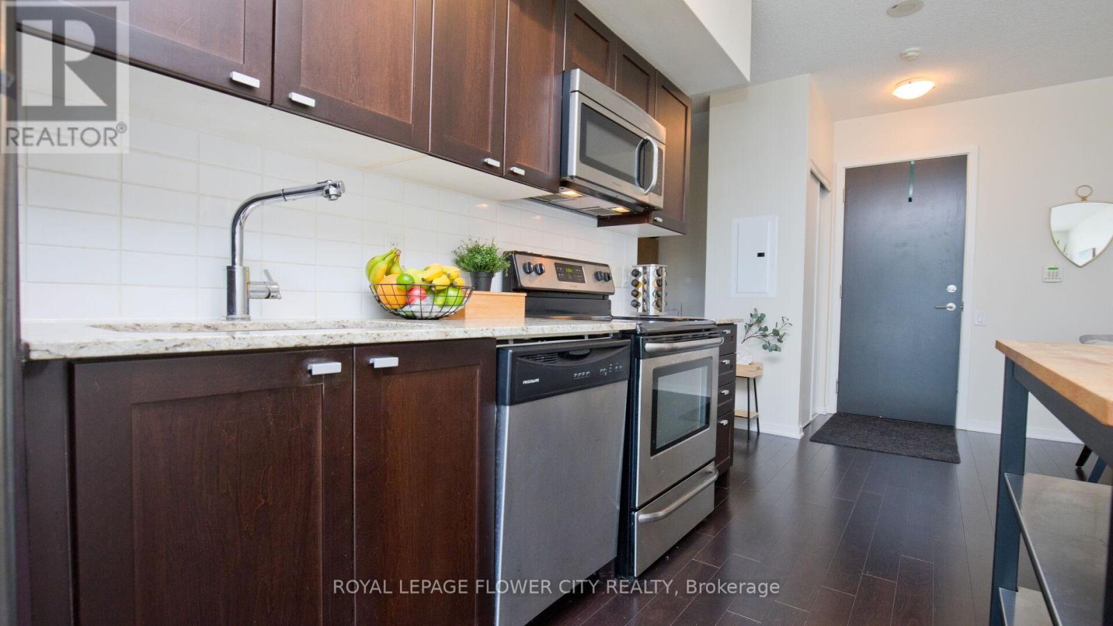 #415 105 THE QUEENSWAY AVENUE - 30