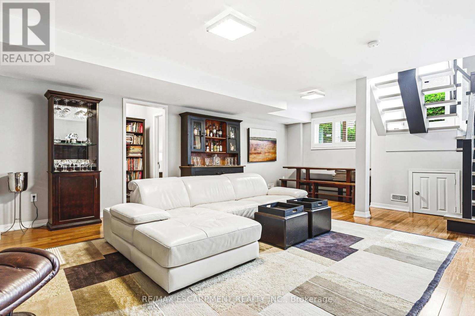 #7 4220 SARAZEN DRIVE - 25