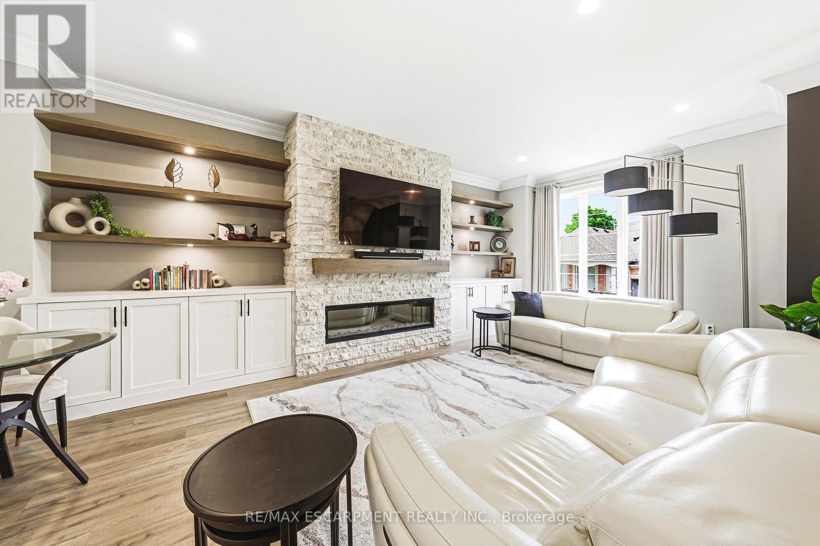 #7 4220 SARAZEN DRIVE - 4