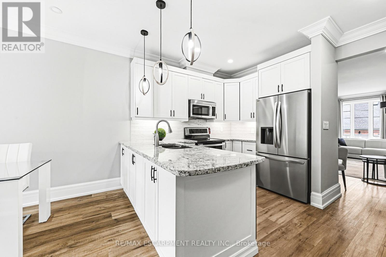 #7 4220 SARAZEN DRIVE - 9