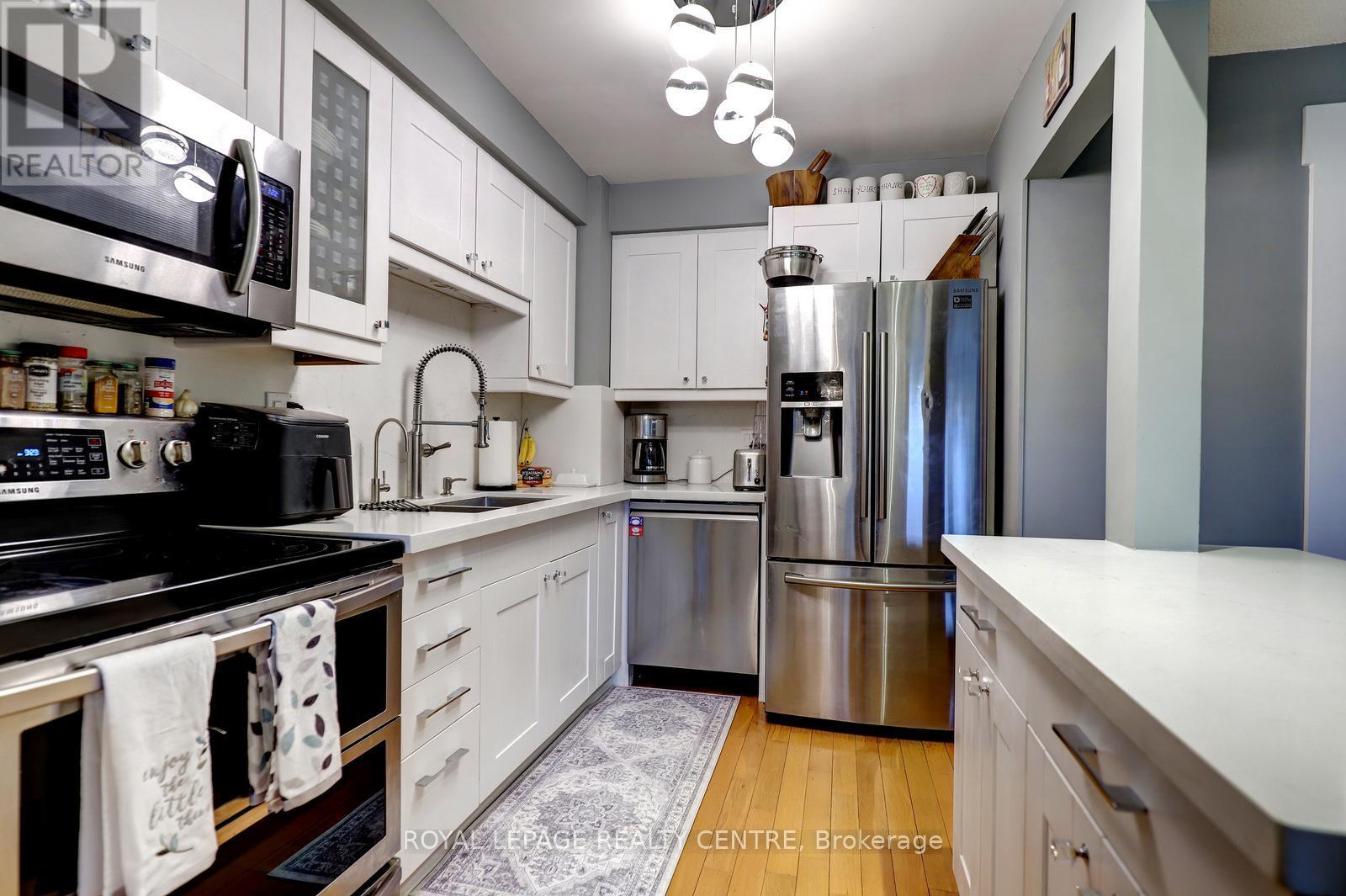 #60 3025 CEDARGLEN GATE - 17