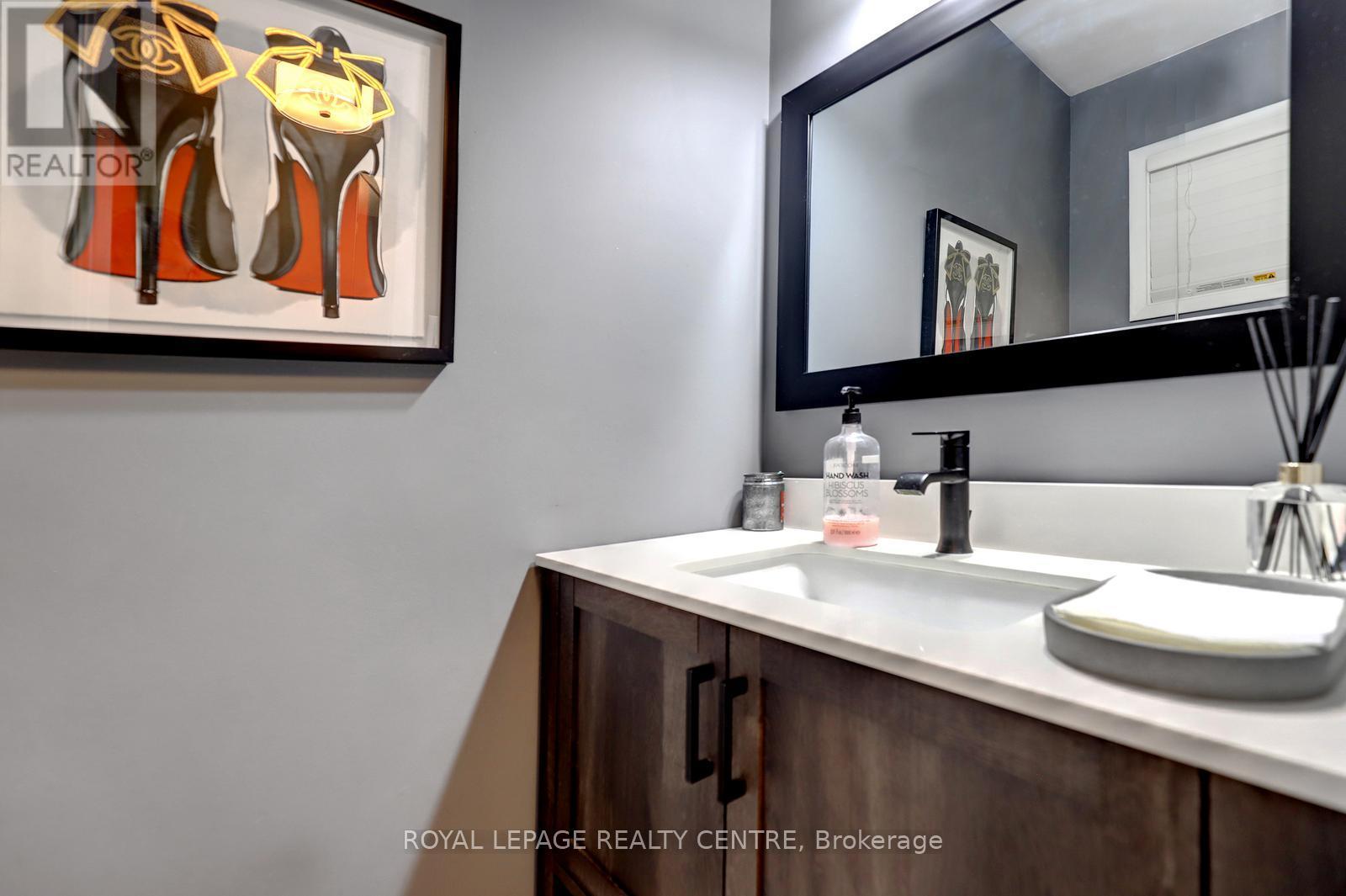 #60 3025 CEDARGLEN GATE - 22