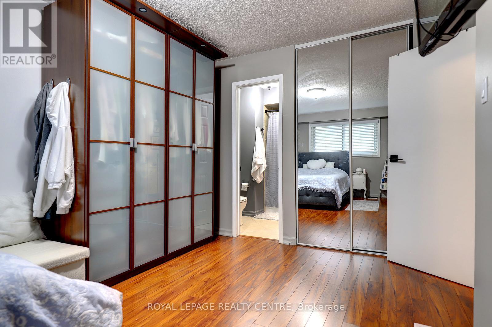 #60 3025 CEDARGLEN GATE - 26