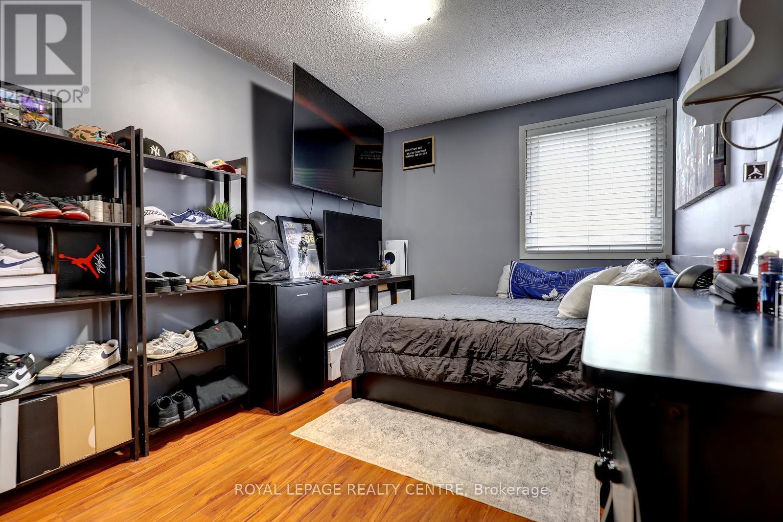 #60 3025 CEDARGLEN GATE - 29