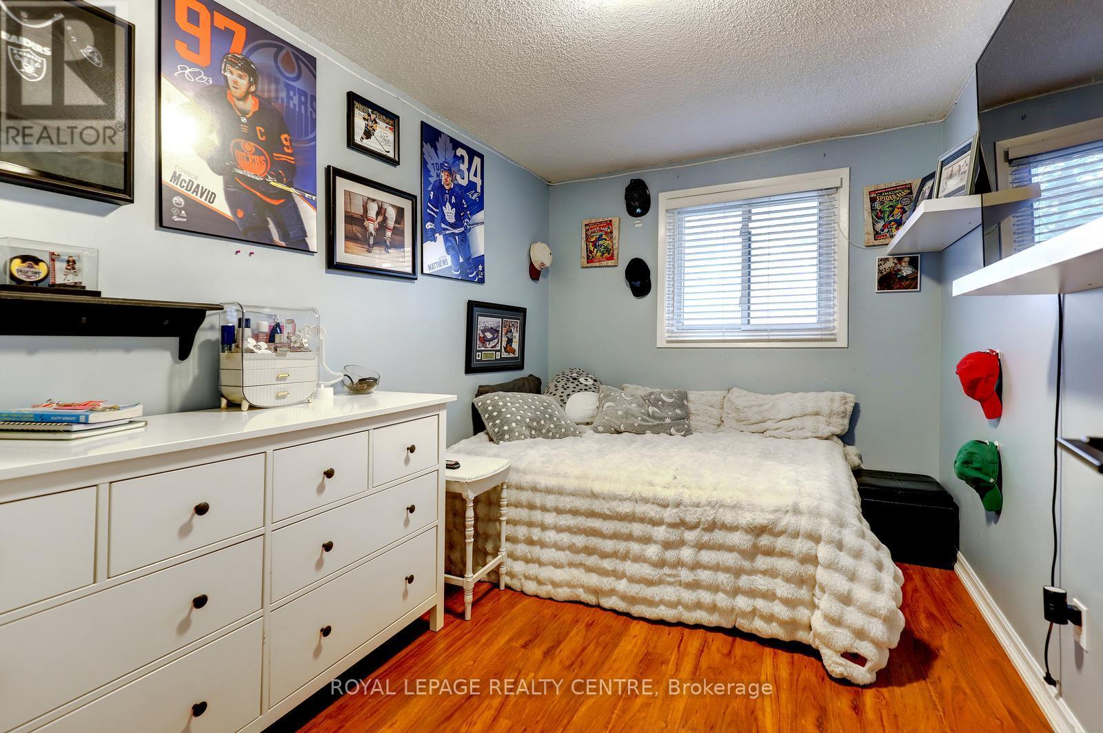 #60 3025 CEDARGLEN GATE - 31