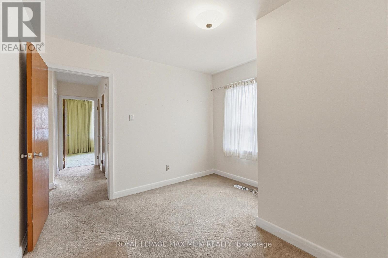 65 MAGELLAN DRIVE - 14