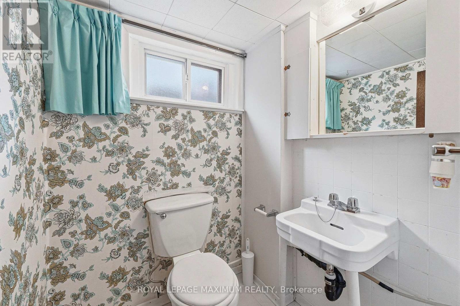65 MAGELLAN DRIVE - 24