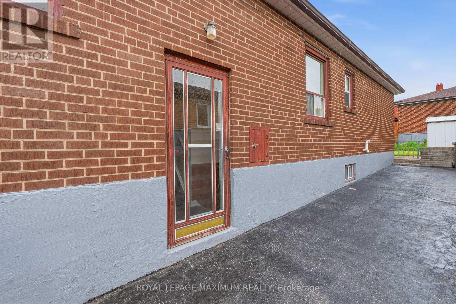 65 MAGELLAN DRIVE - 29
