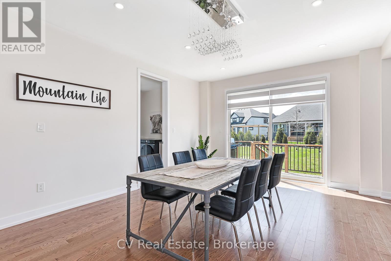 111 STONELEIGH DRIVE - 10